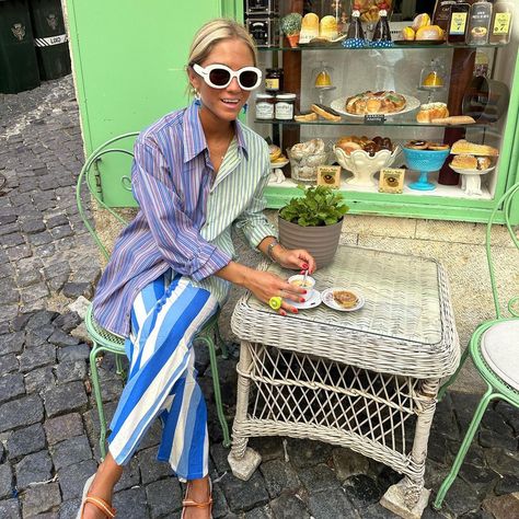 Portugese Girl Style, Layered Fashion Outfits, Portugese Girl Aesthetic, Pattern Outfits Mixed, Lisbon Fashion Summer, Portugal Fashion Summer, Portuguese Fashion Street Styles, Portuguese Street Style, Portugal Style Outfits