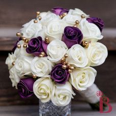 Royal Purple Wedding, Gold Wedding Flowers, Ivory Bouquet Wedding, Purple And Gold Wedding, Gold Bouquet, Wedding Flower Guide, Bouquet Purple, Purple Bridal Bouquet, Neutral Wedding Flowers