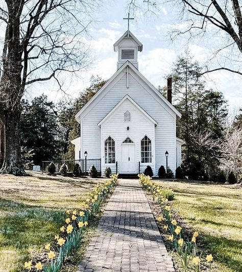 Church Aesthetic, Houses Of The Holy, Old Country Churches, Country Churches, Church Pictures, Gothic Cathedrals, Take Me To Church, Beautiful Churches, Country Church