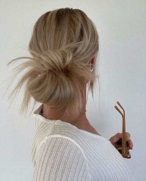 Peinados Fáciles Para Cabello Corto, Good Hair Day, Dream Hair, Aesthetic Hair, Messy Bun, Hair Dos, Hair Day, Pretty Hairstyles, Hair Goals