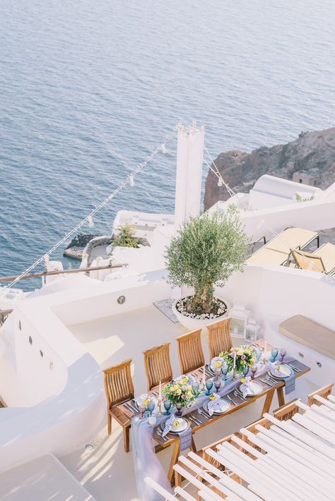 Santorini Greece Wedding - A small and intimate wedding in Oia Best venues to get married in Santorini Venues in Santorini Decoration ideas for wedding reception in Santorini Windmill Wedding, Planning 2023, Wanderlust Wedding, Santorini Wedding Venue, Santorini Grecia, Mykonos Wedding, Wedding Posing, Daytime Wedding, Mediterranean Wedding