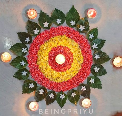 Flower Rangoli Designs Simple Diwali, Diwali Rongali Easy, Easy Rangoli With Flowers, Rangoli From Flowers, Flower Rangoli Designs Creativity, Flower Rangoli Designs Simple, Flower Decorations For Home, Rangoli Designs With Flowers, Rangoli With Flowers