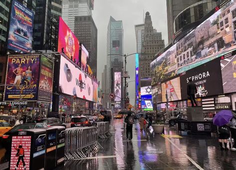 times square, new york city, sephora, photography, landscape photography, reflective lighting, nyc aesthetic (majagrzybowska_ on ig) Nyc Projects, Times Square New York City, Nyc Times Square, Nyc Aesthetic, Travel Wishlist, New York Aesthetic, Photography Landscape, City Wallpaper, City Aesthetic