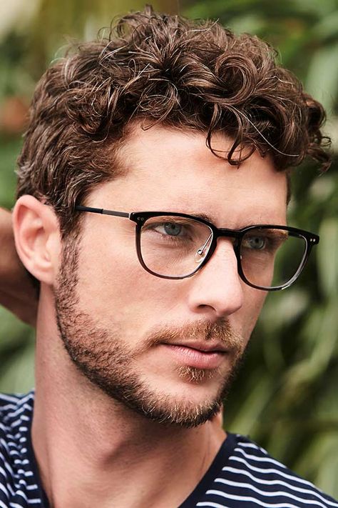 Mens Short Curly Hairstyles, Mens Hairstyles Curly, Beyonce Hair, Men Haircut Curly Hair, Short Curly Haircuts, Short Curls, Haircuts For Curly Hair, Athletic Hairstyles, Corte De Cabelo Masculino