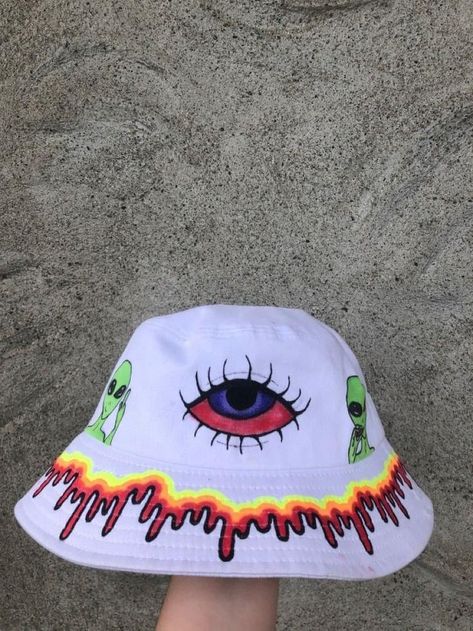 Bucket Hat Painting, Bucket Hat Ideas, Cute Bucket Hats, Custom Bucket Hats, Bucket Hat Fashion, Painted Clothes Diy, Fashion Design Drawing, Trippy Designs, Upcycle Clothes Diy