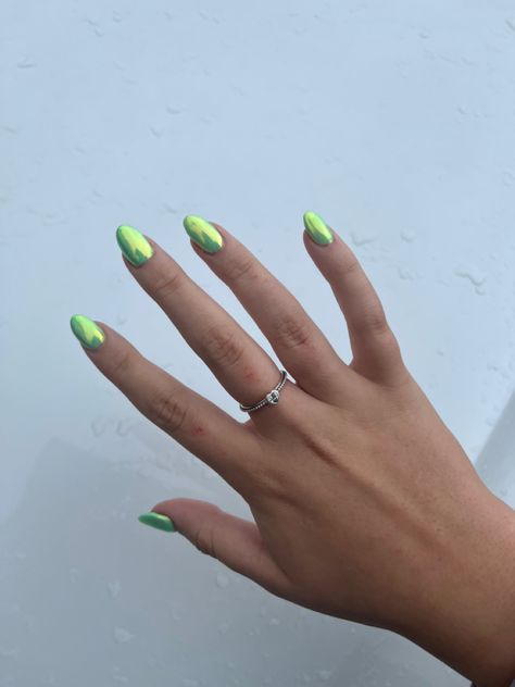 Lime Chrome Nails, Neon Green Chrome Nails, Green Chrome Almond Nails, Lime Green Chrome Nails, Lime Green Acrylic Nails, Chrime Nails, Chrome Almond Nails, Chrome Almond, Lime Green Nails