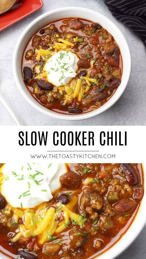 Slow Cooker Chili - The Toasty Kitchen #slowcooker #slowcookerdinner #crockpot #crockpotrecipes #crockpotchili #chilirecipe #chilibeans #beef #beans Crockpot Chili Recipe, Slow Cooker Chili Easy, Slow Cooker Chili Recipe, Chili Recipe Crockpot, Crockpot Chili, Chilli Recipes, Chili Recipe Easy, Slow Cooker Chili, Slow Cooker Dinner