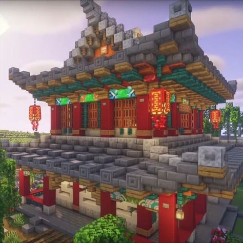 This Chinese house boasts a distinctive and unparalleled appearance, characterized by a captivating color palette that exudes opulence and vibrancy. Its roof is adorned with alternating tiles and uplifted corners, setting it apart from typical oriental-style homes. The interior design complements the overall color theme, making it a truly remarkable and cohesive architectural masterpiece. Credits to: ToxicKailey House Ideas For Minecraft, Japanese Minecraft Builds, Ideas For Minecraft, Minecraft Roof, Minecraft Japanese House, Japanese Roof, Chinese Roof, Minecraft Japanese, Minecraft House Ideas