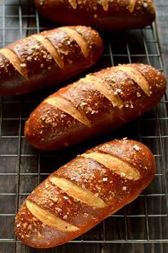 Pretzel Hot Dog Buns, Pretzel Hot Dog, Pretzel Bun Recipe, Hot Dog Buns Recipe, Beer Pretzels, Pretzel Bun, Bisquick Recipes, Pretzels Recipe, Roll Recipes