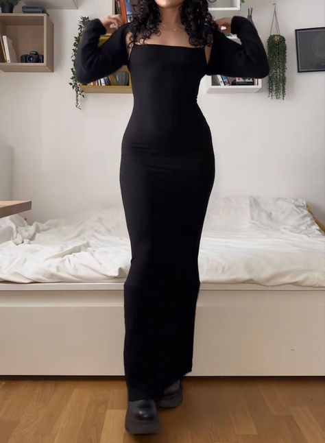 Black skin tight dress Black Skin Dress, Long Black Dress Aesthetic, Black Tight Dress Outfit, Tight Dress Outfit Party, Skin Tight Dress Outfit, Skin Tight Black Dress, Long Tight Dresses, Soft Lounge Long Slip Dress, Form Fitting Black Dress