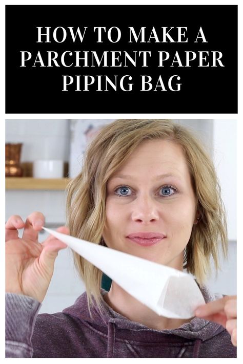 Parchment Paper Piping Bag, Icing Bags Diy How To Make, How To Make A Piping Bag, Piping With Ziplock Bags, Piping Bag Hacks, Homemade Piping Bag, Diy Piping Bag, Gingerbread Frosting, How To Make Piping