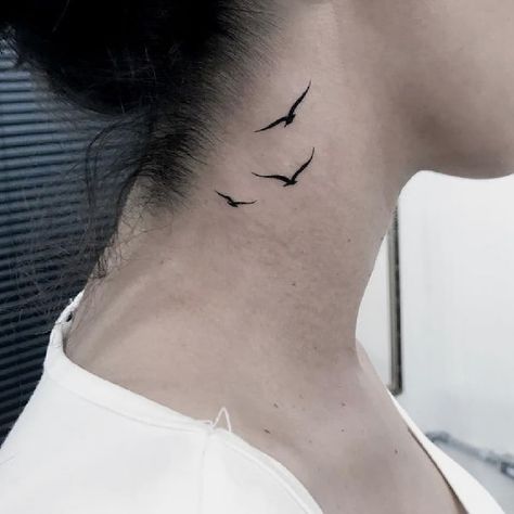 Neck Tattoos For Women, Neck Tattoo Women, Bird Tattoo Neck, Lotusblume Tattoo, Butterfly Neck Tattoo, Small Neck Tattoos, Behind Ear Tattoos, Girl Neck Tattoos, Side Neck Tattoo