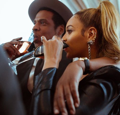 Beyoncé and JAY-Z Grammys 2018 - Essence Beyonce 2013, Sasha Fierce, Beyoncé Giselle Knowles-carter, Beyoncé Giselle Knowles, Beyonce And Jay Z, Beyonce Queen, Online Photo Gallery, Beyonce And Jay, Blue Ivy