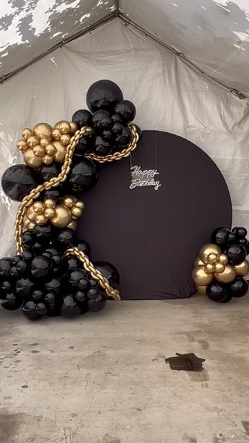 Gold Chain Link Balloon Garland, Black Gold And Silver Balloons, Gold Chain Balloon Garland, Silver Gold Black Party Decor, Black Gold Silver Balloon Columns, Black And Gold Balloon Arch Backdrop, Black Gold White Balloons, Black And Gold Event Theme, Black White And Gold Balloon Garland