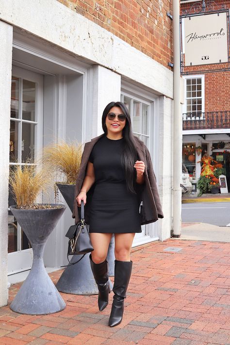 Mini Skirt Knee High Boots, Curvy Winter Outfits, Short Curvy, Curvy Shorts, 31 Days, Black Mini Skirt, Girls Rock, Winter Outfit, Black Mini