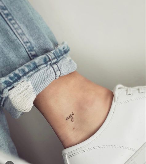 Tiny Nyc Tattoo, Tiny Tattoos Travel, New York Inspired Tattoo, New York Tattoos, Nyc Tattoo Ideas, Tattoo New York, Ny Tattoo, Tattoos 2023, Friendship Tattoo