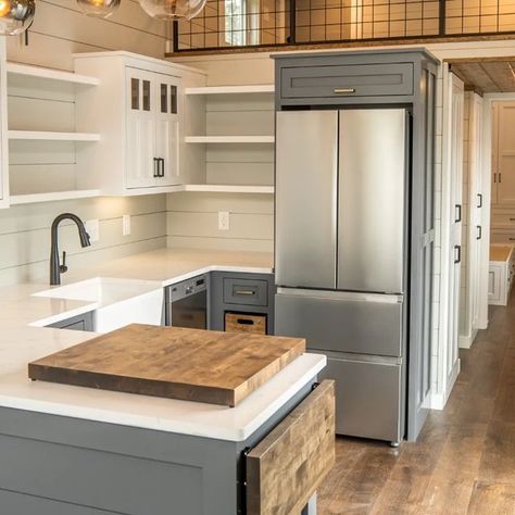 Timbercraft Tiny Homes on Instagram: "#tinyluxury" Shed Home Kitchen, Container Kitchen Design, Tiny Home Kitchen Layout, 16x32 Tiny House, Tiny Home Kitchen Ideas, Tiny Cabin Kitchen, Tiny House Interior Design Ideas, Tiny House Kitchen Ideas, Small Home Interior