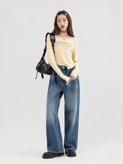 She came terribly fast😍Cute Oyanxi Outfits, Asian Street Style, Trendy Fashion Outfits, Easy Trendy Outfits, Asian Outfits, Really Cute Outfits, Outfit Inspo Fall, Korean Outfits, Casual Style Outfits