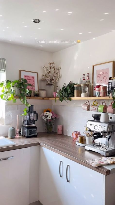 How To Brand Your Blog. ~ Gemma Louise Coffee Corner Small Kitchen, Tea Corner Ideas Small Spaces, Cute Apartment Kitchen, Girly Kitchen, Girly Apartments, Girly Apartment Decor, Small Apartment Kitchen, Cute Apartment, Flat Decor