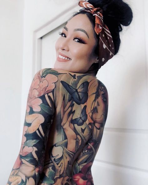 That Girl Next Door on Instagram: “Saturday morning smiles are the most genuine smiles. . . . . . . #saturdayvibes #weekendmood #tatted #tattooideas #tattooink #tattoosleeve…” Bodybuilding Tattoo, Tattoo Espalda, Asian Face, Girl Face Tattoo, Tattoed Women, Tattoo Now, Body Suit Tattoo, Full Body Tattoo, Tattoo Girls