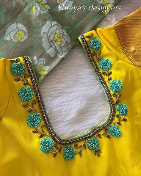 Floral Aari Work Blouse, Thread Aari Work Designs, Arri Work Blouse Designs, Aari Work Designs, Latest Fashion Blouse Designs, Golden Blouse Designs, Magam Work Designs, Aari Design, Hand Work Design