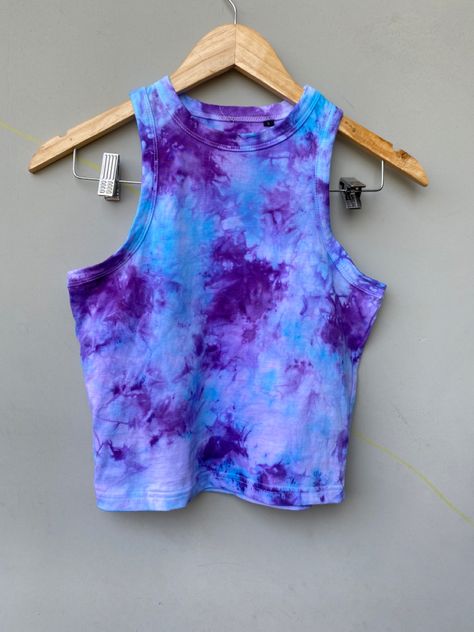 Mini Tees, Tie Dye Tank Tops, Tank Tops Diy, Tie Dye Patterns Diy, Diy Tie Dye Shirts, Diy Dye, Top Clothes, Tie Dye Diy, Batik Fashion