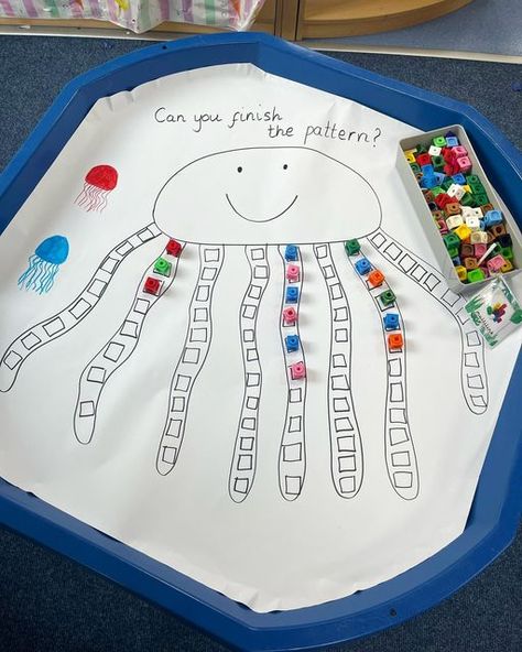 Matthew 👨‍🏫 Early Years Lead 👨‍🏫 on Instagram: "🐙 Repeating Patterns 🐙 Practical fun for one of my baseline activities today! I saw this octopus tuff tray on Pinterest and thought it was great for looking at repeated patterns. In all honesty, the children were obsessed and couldn’t wait for their turn to have a go! Using the coloured Multilink cubes, the children had to continue a pattern with 2 and 3 colours, create their own pattern and correct a mistake I’d made in one of mine. Putting Prep Classroom Setup, Preschool Table Top Activities, Maths Challenges, Play Provocations, Tuff Tray Ideas Toddlers, Crazy Faces, Reception Classroom, Numeracy Activities, Tuff Spot