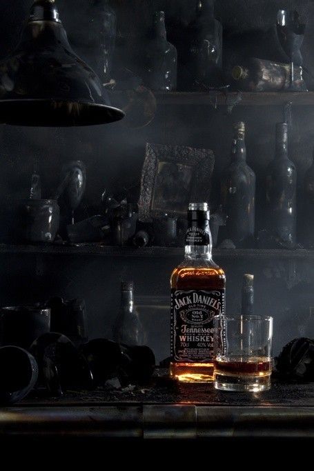 Drinks Wallpaper, Jack And Coke, Black Theme, Alcohol Aesthetic, Jack Daniel, Cigars And Whiskey, Tennessee Whiskey, Jack Daniels Whiskey, Foto Art