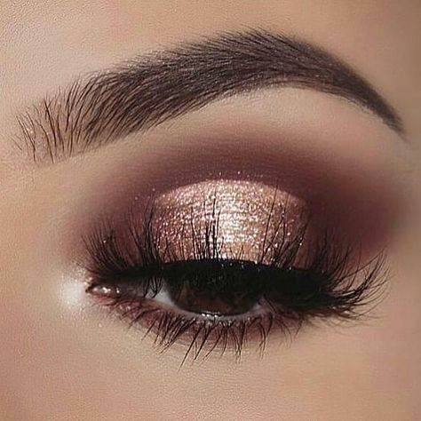 Omg isnt it awesome😍😍😍 By @antonio_castello_avilleira Follow us @emdi_arts Light Pink Eyeshadow, Brown Eyes Blonde Hair, Rose Gold Eye Makeup, Make Up Gold, Blue Smokey Eye, Pretty Eye Makeup, Eyeshadow Tips, Wedding Makeup For Brown Eyes, Gold Eye Makeup