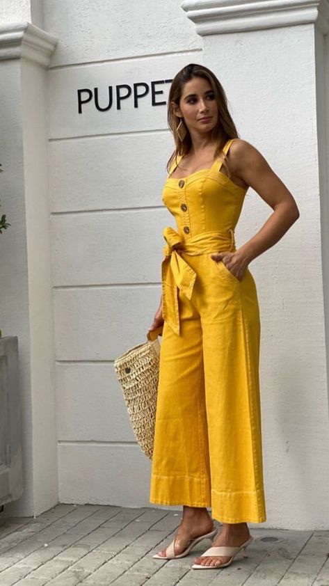 Classy Jumpsuit, Indian Designer Outfits, Latest African Fashion Dresses, Casual Chic Outfit, Jumpsuit Fashion, African Fashion Dresses, Moda Fashion, Stylish Dresses, Classy Outfits