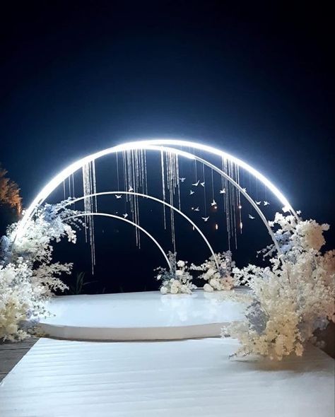 Wedding Backdrop Design Outdoor Night, Moon Wedding Backdrop, Futuristic Wedding Decor, Event Stage Design Backdrops, Futuristic Wedding, Stage Backdrop Design, Wedding Entrance Decor, Wedding Stage Design, Dream Wedding Decorations