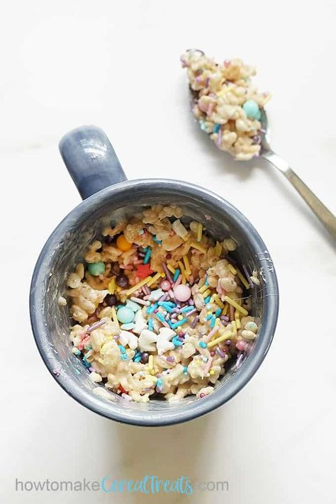 RICE KRISPIE TREAT IN A MUG -- Easy an easy, microwave dessert for one. Single serving of cereal treats with sprinkles when you have a craving. #mugrecipes #ricekrispietreats #nobakedessert #cerealtreats Mug Treats, Microwave Rice Krispie Treats, Easy Microwave Desserts, Dessert For One, Microwave Dessert, Microwave Rice, Krispie Treats Recipe, Cereal Treats, Mug Recipes