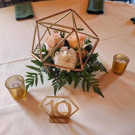 Geometric Centerpiece Wedding, Conference Decor, Cheap Wedding Table Centerpieces, Gold Wedding Centerpieces, Geometric Centerpiece, Blue And Blush Wedding, Red Centerpieces, Wedding Church Decor, Gold Centerpieces