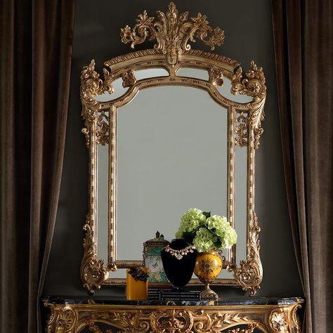 The large gold rococo wall mirror is the most stunning addition to any setting. Shown here in a beautiful antiqued gold, finished with hand painted accentuating detailing to the elaborately carved frame. ➤ Discover the season's newest designs and inspirations. Visit us at http://www.wallmirrors.eu #wallmirrors #wallmirrorideas #uniquemirrors @WallMirrorsBlog Mirrored Sofa Table, Spiegel Gold, Mirror Decor Ideas, Luxury Mirrors, Classical Furniture, Mirrored Console Table, Set Sofa, Mirror Console, French Furniture