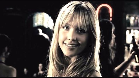 Jessica Alba Sin City, Nancy Callahan, Young Jessica Alba, Sin City, Dark Angel, Jessica Alba, Hair Inspo, Hair Cuts, Actresses