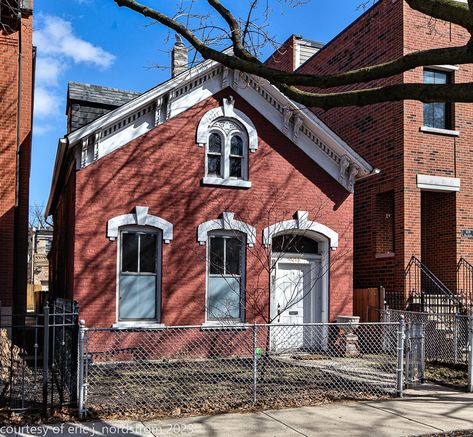 demolition update: bell avenue chicago workers cottage on its way out | Urban Remains Chicago News and Events Chicago Workers Cottage, Workers Cottage, American Antiques, Downtown Chicago, Architectural Antiques, Industrial Buildings, Old Houses, Artifacts, Chicago