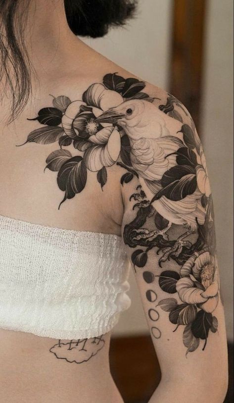 Front Shoulder Tattoos, Blackout Tattoo, Floral Tattoo Sleeve, Hot Tattoos, Black Ink Tattoos, Tattoo Sleeve Designs, Feminine Tattoos, Dope Tattoos, Blackwork Tattoo