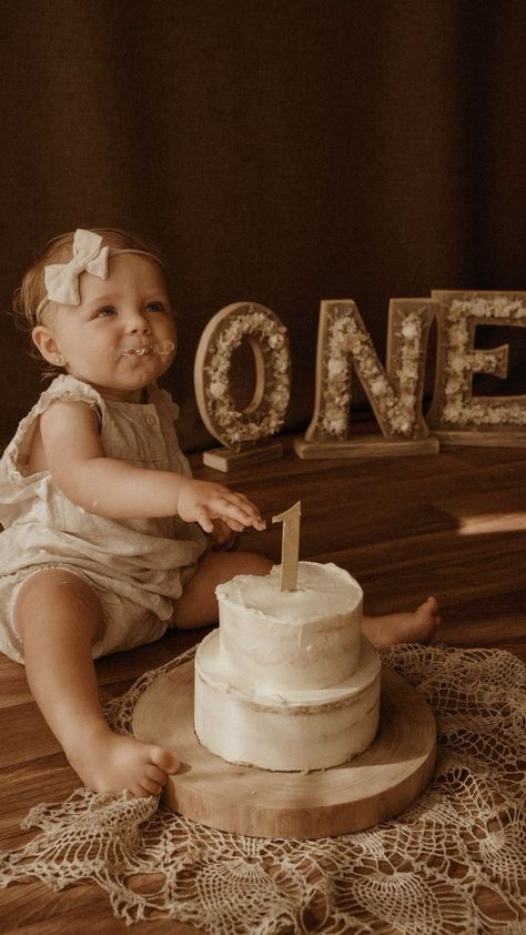 Boho Smash Cake, Boho Cake Smash, Baby Girl Cake Smash, Cake Smash Girl, Autumn Cake, Cake Smash Inspiration, Girl Cake Smash, Baby Girl Cake