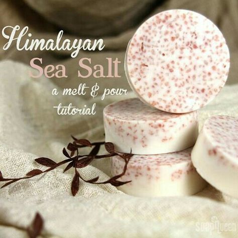 Sabonetes Diy Lush, Savon Diy, Săpunuri Handmade, Handmade Soap Recipes, Melt And Pour, Homemade Soap Recipes, Diy Spa, Homemade Bath Products, Pink Salt