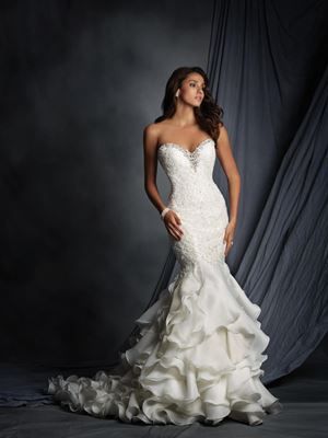 Stunning Alfred Angelo #weddingdress available at The Bridal and Deb Room Alfred Angelo Wedding Dress, Wedding Gown Gallery, Wedding Dress Organza, Alfred Angelo, Sweetheart Wedding Dress, Used Wedding Dresses, Wedding Dress Sizes, A Wedding Dress, Beautiful Wedding Dresses