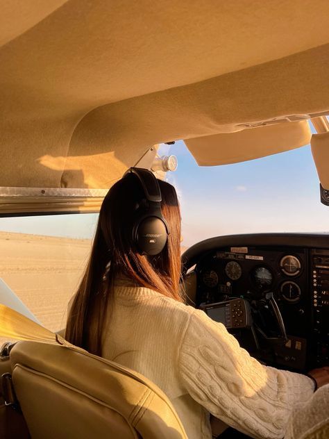 Pilot Girl, Future Pilot, Pilot Career, Cessna Aircraft, Private Pilot License, Flying Airplane, Plane Photos, Fly Plane, Student Pilot