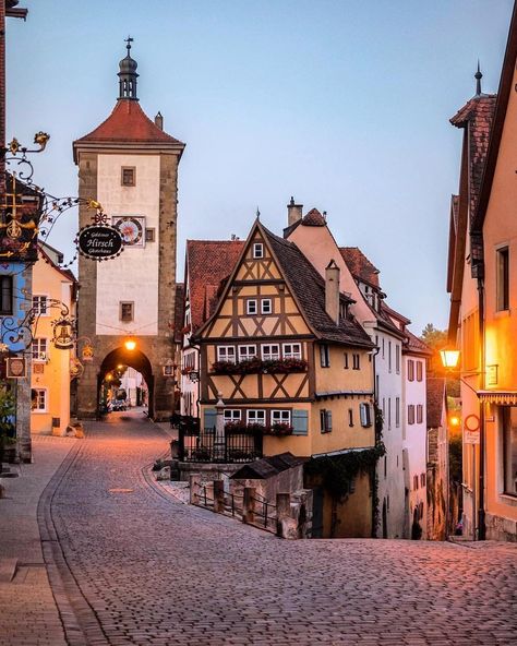 German Wallpaper, Germany Aesthetic, Travelling Abroad, German Architecture, Rothenburg Ob Der Tauber, Town Building, Emergency Evacuation, Medieval Town, Travel Lover