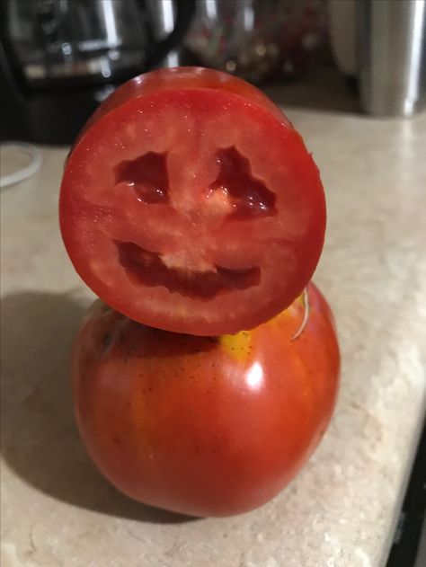 Happy Faced 🍅 Tomato Black Beauty Tomato, Tomato Face Mask, Tomato Face, Italian Heirloom Tomato, Heirloom Tomato Photography, Heart Soul