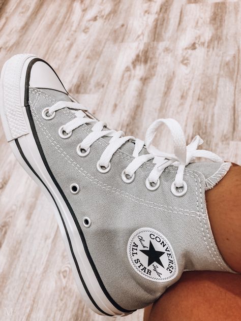 Shoes Teenage Girl, Grade 8 Grad Shoes, School Dance Shoes, Grad Shoes, Cute Converse, Grad Ideas, Xmas 2024, Pretty Shoes Sneakers, Simple Shoes