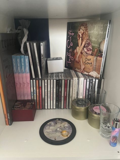 Taylor Swift Cds, Taylor Swift Cd, Taylor Swift 2006, Cd Shelves, Zen Place, Ours Taylor Swift, Uni Room, Globe Decor, Room Redesign