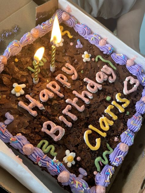 Birthday Brownies Decoration, Brownie Cake Decoration, Brownie Cake Birthday, Brownie Decorating Ideas, Brownie Birthday Cake, Birthday Brownie, Decorated Brownies, Birthday Cake Brownies, Birthday Brownies