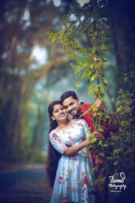 Pre Wedding Stills, Couple Stills Outdoor, Post Wedding Photoshoot Indian, Outdoor Shoot Ideas, Couple Outdoor Photoshoot, Couple Stills, Post Wedding Photoshoot, Engagement Portraits Poses, Marriage Poses