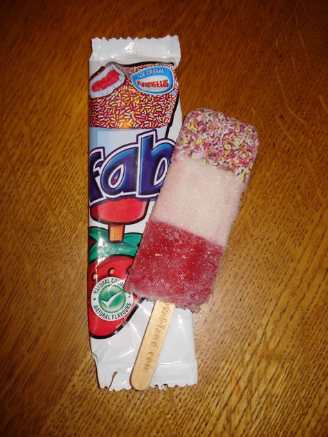 Yummy on a hot summy day. xx Penny For The Guy, Fab Ice Lolly, Chocolate Bites, Flavor Ice, Fruit Ice, Ice Lolly, Strawberry Fruit, Coors Light Beer Can, Vanilla Flavoring