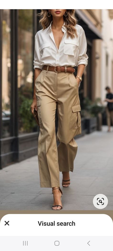 Cargo Pants Outfit Street Style Women, Cargo Pants Outfit Street Style, Cargo Pants Women Outfit, Cargo Pants Outfit, Beige Outfit, Classy Work Outfits, Stylish Work Outfits, Casual Chic Outfit, Street Style Chic