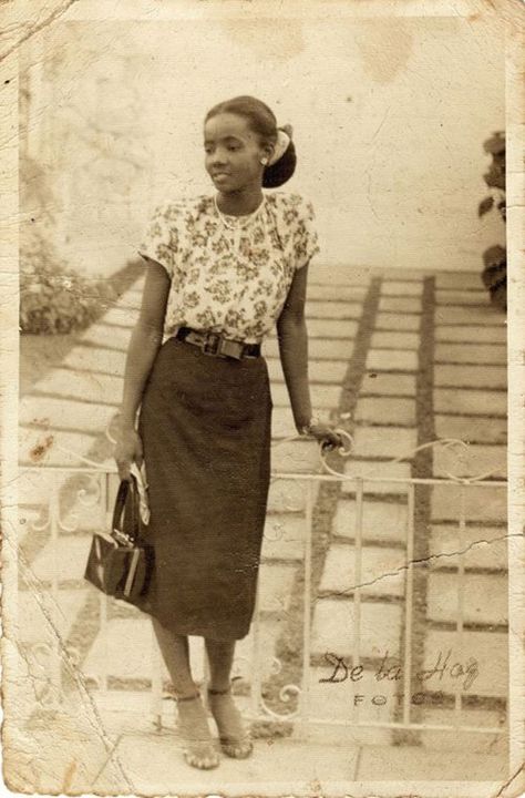 Stunning Vintage Photos Show The Beauty Of African-American Women From Between 1920s And 1940s The Sartorialist, Afrikaanse Mode, Vintage Black Glamour, Look Retro, Photo Vintage, 1940s Fashion, Moda Vintage, African American Women, 인물 사진